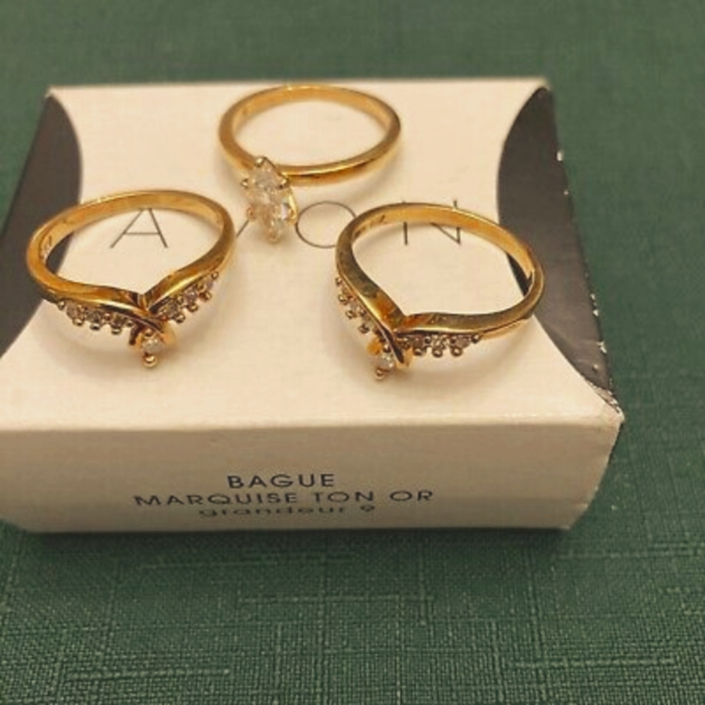 AVON wedding set rings (3) gold tone cz marquis cut NWT